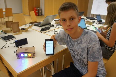 RGB lamp controlled by mobile phone